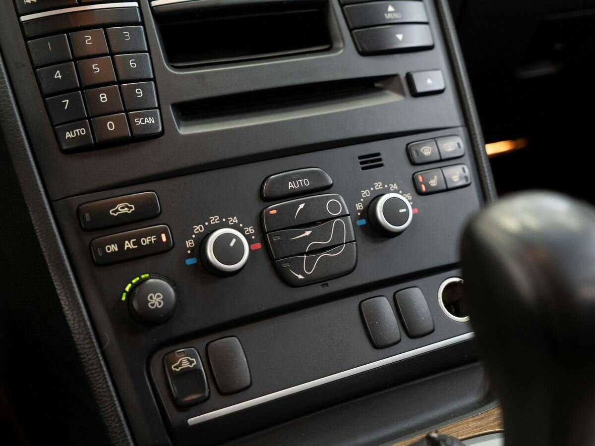 Volvo XC90, 2011 Фото №13