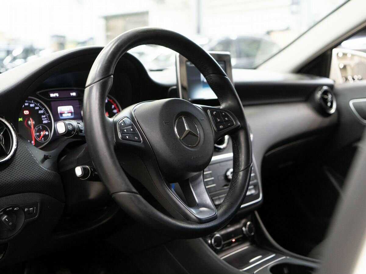 Mercedes-Benz A-Класс 180, 2016 - 130 000 км. | Фото №5
