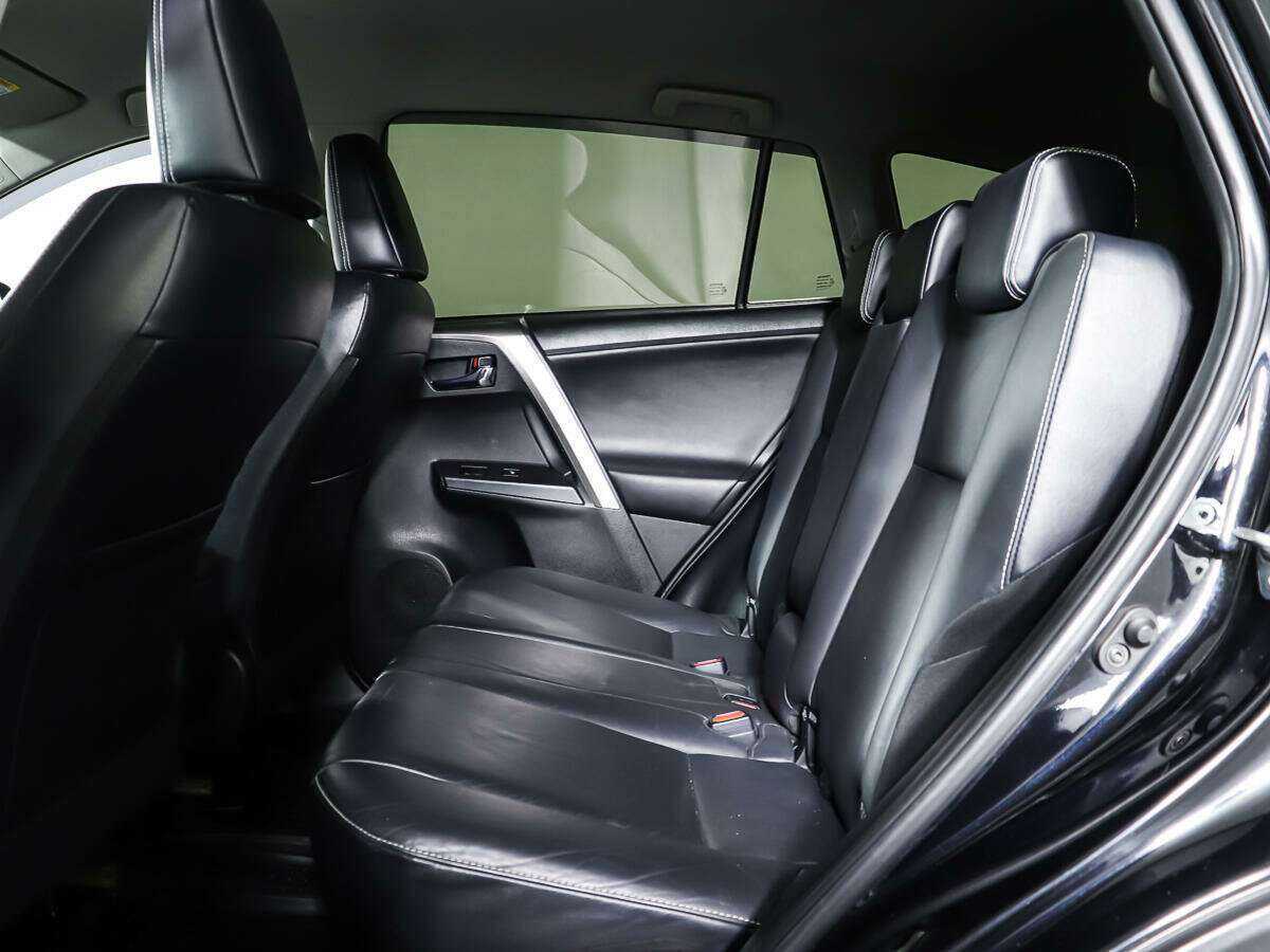 Toyota RAV4, 2018 Фото №11
