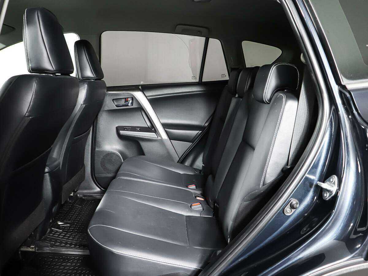 Toyota RAV4, 2018 Фото №10