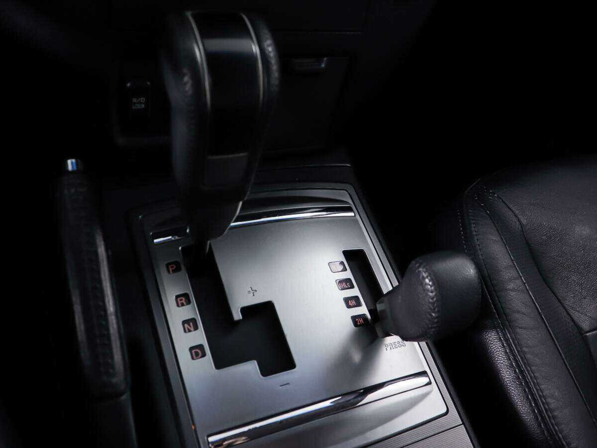 Mitsubishi Pajero, 2010 Фото №19