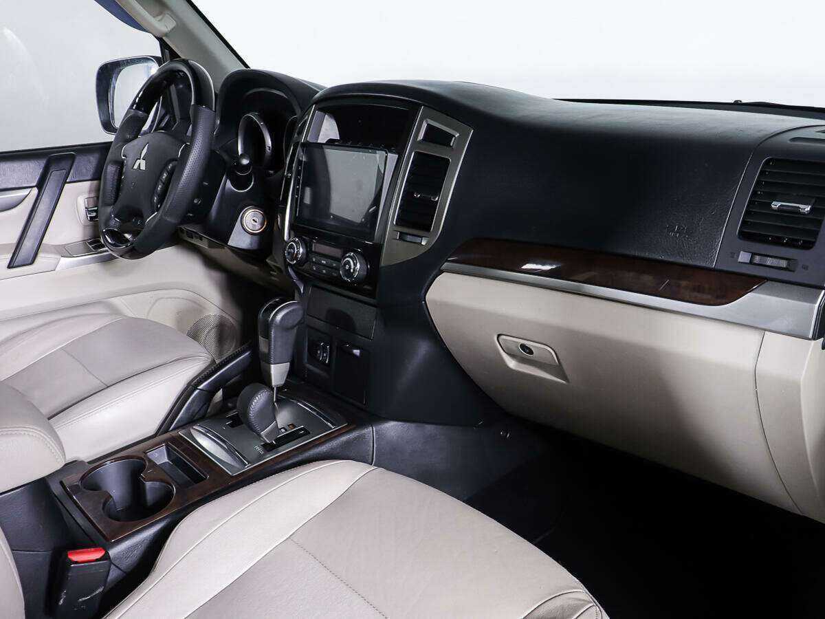 Mitsubishi Pajero, 2017 - 85 279 км. | Фото №8