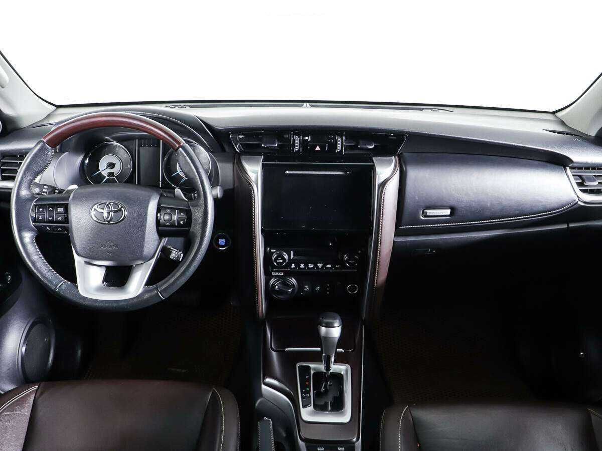 Toyota Fortuner, 2017 Фото №11