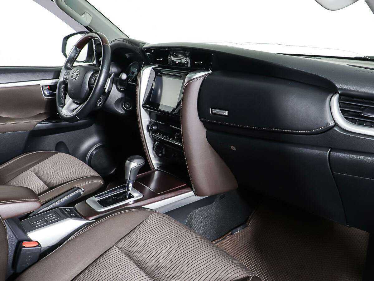 Toyota Fortuner, 2017 - 137 851 км. | Фото №8