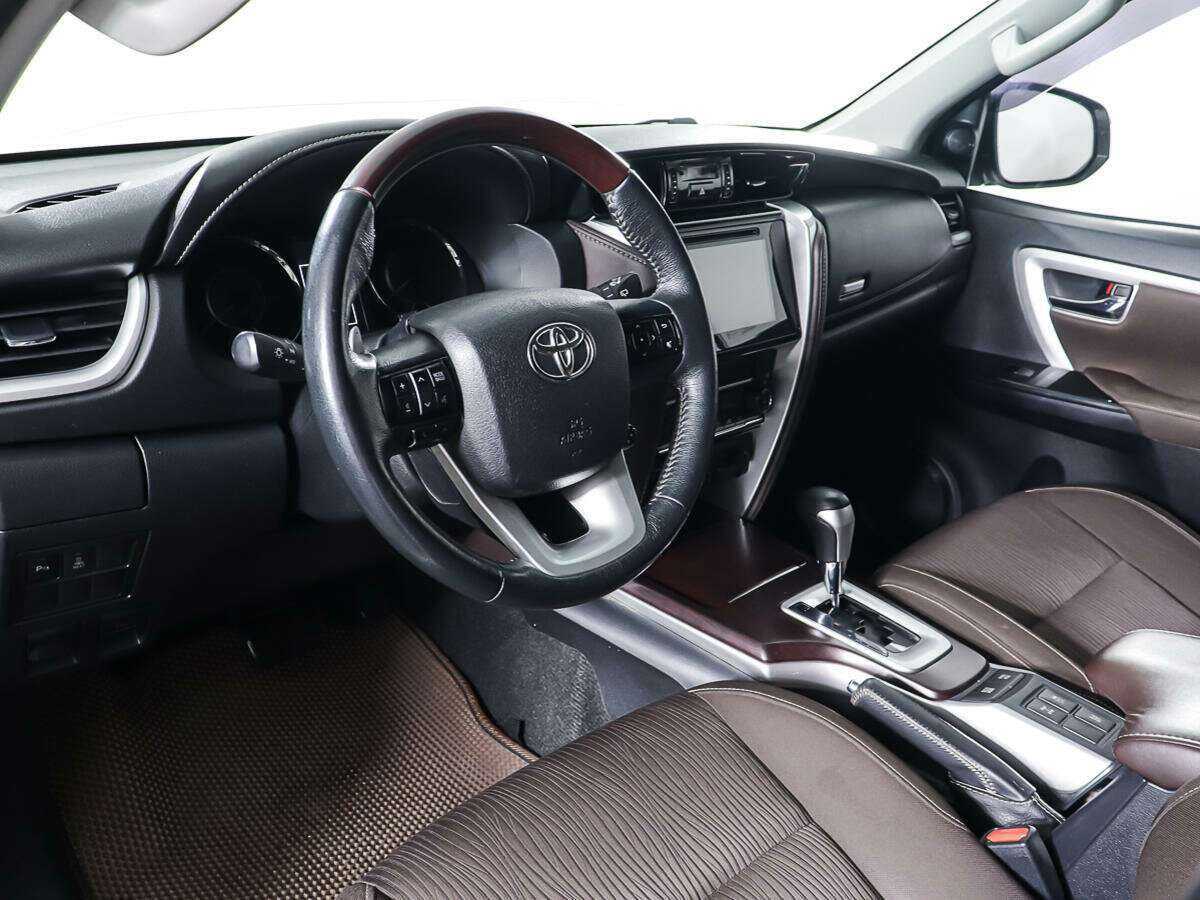 Toyota Fortuner, 2017 Фото №12