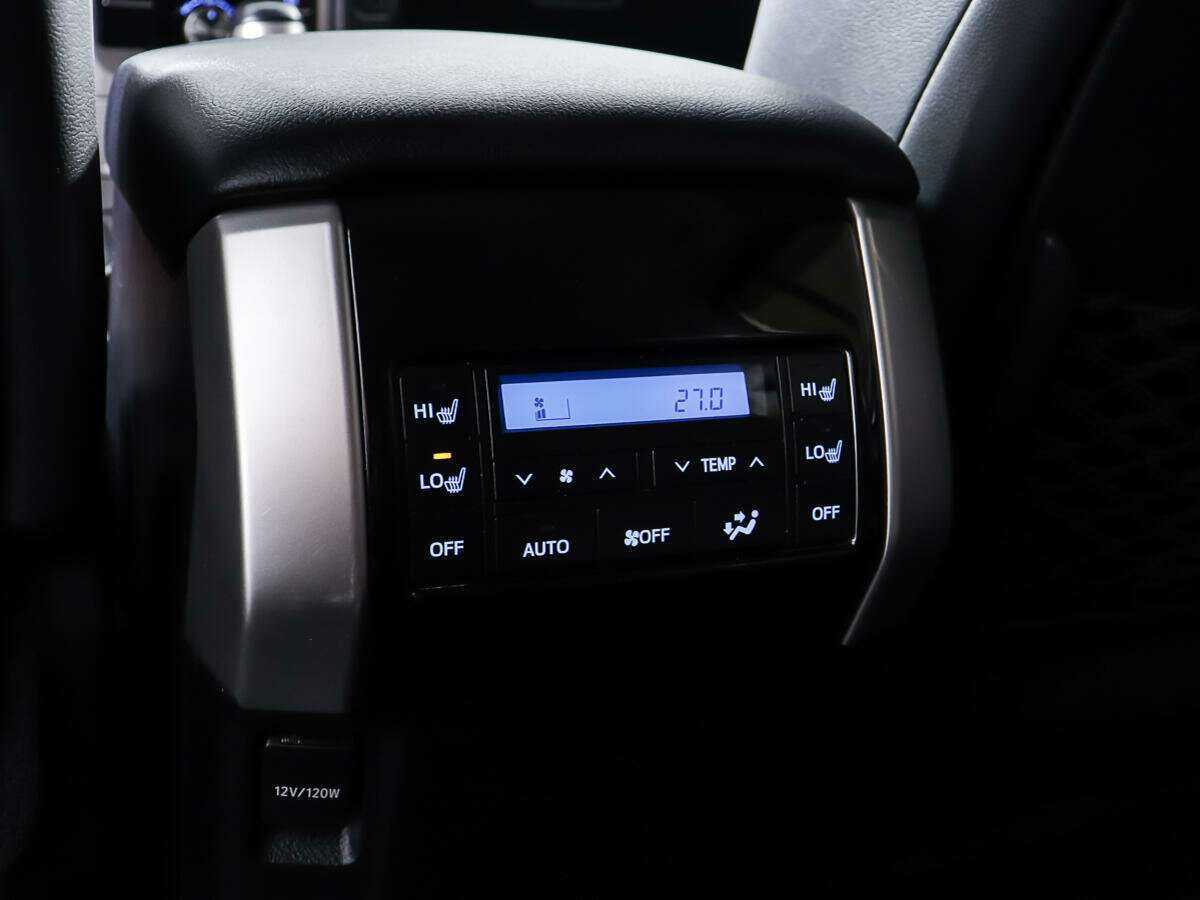 Toyota Land Cruiser Prado, 2017 Фото №18