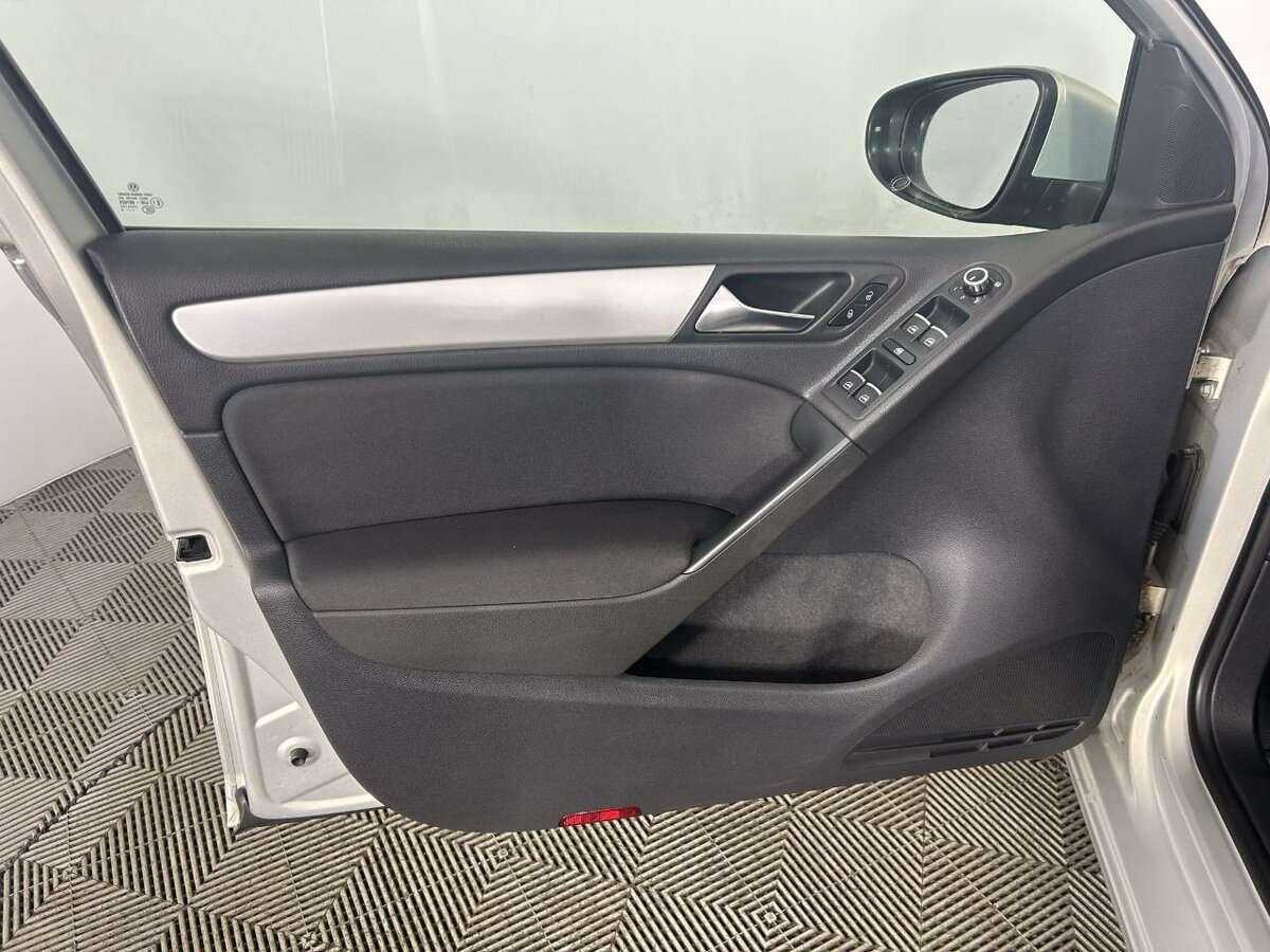 Volkswagen Golf, 2010 - 109 866 км. | Фото №7