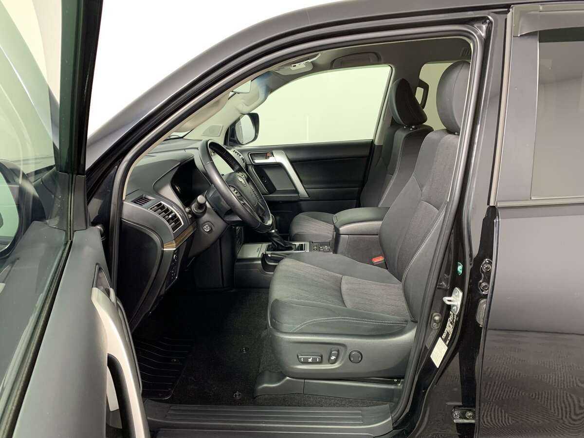 Toyota Land Cruiser Prado, 2021 Фото №16