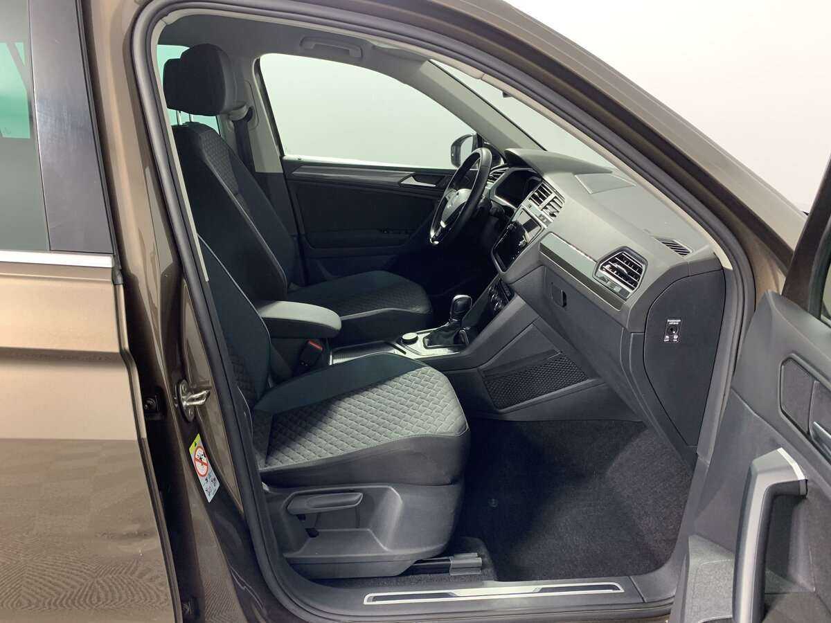 Volkswagen Tiguan, 2019 Фото №15