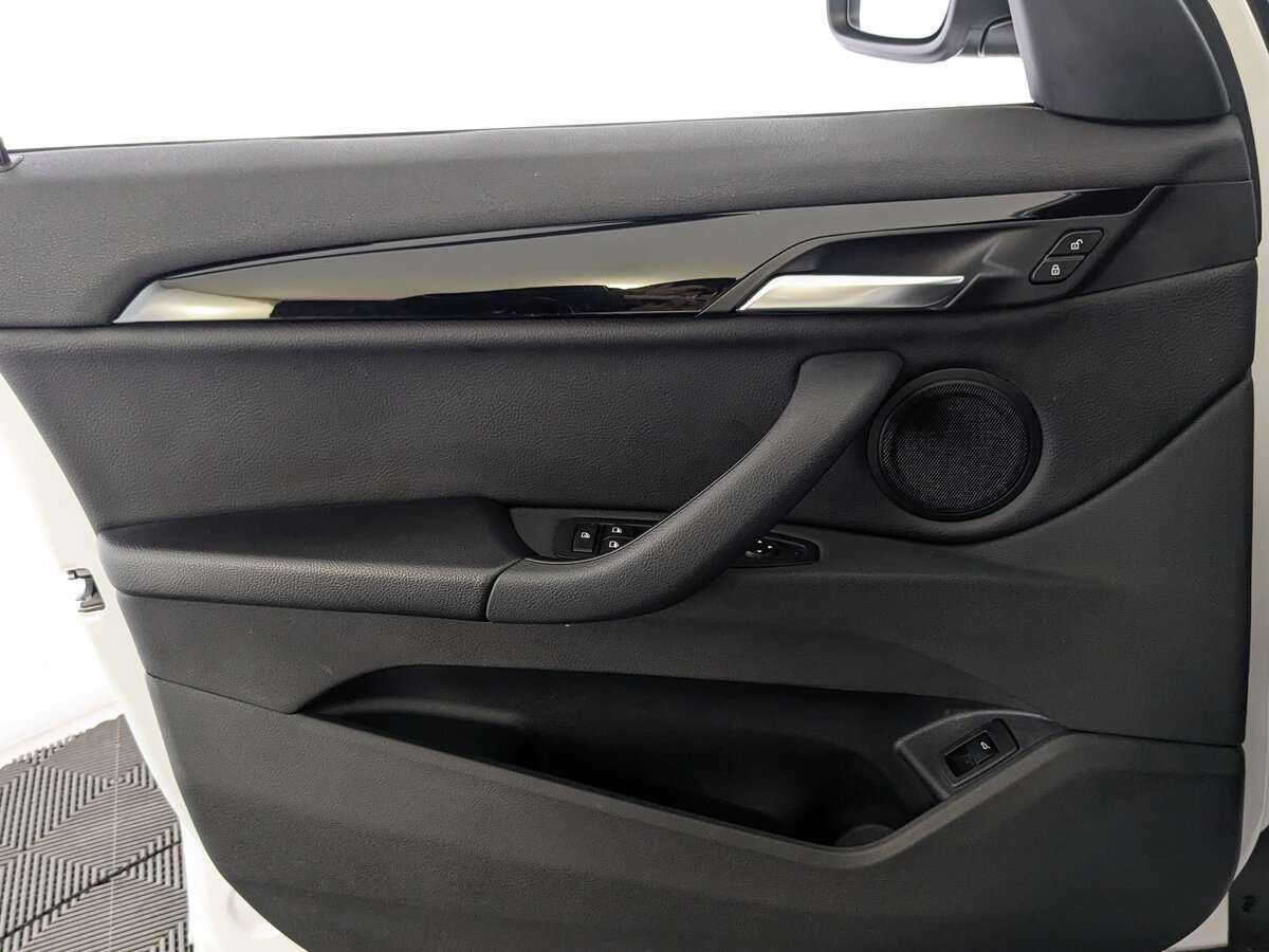 BMW X1 18d xDrive, 2019 Фото №17