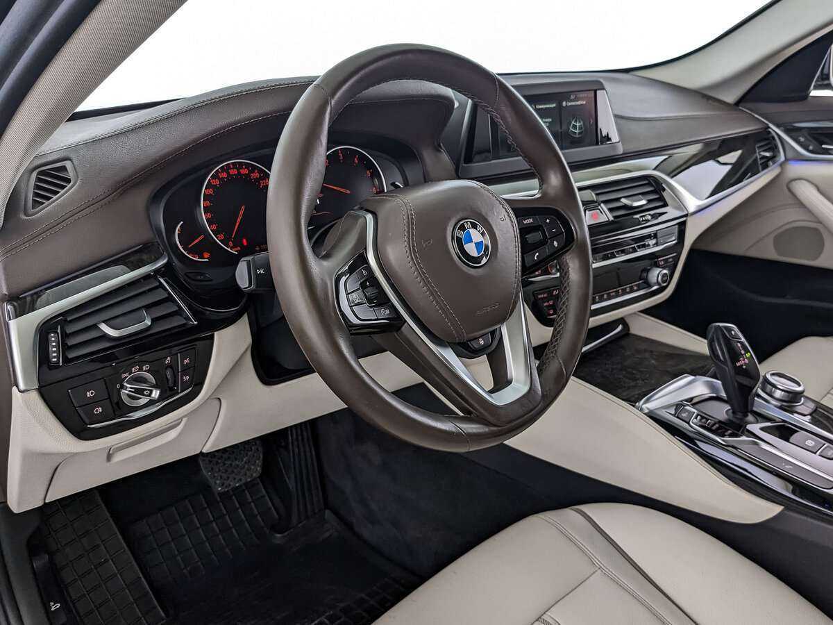 BMW 5 серии 520i, 2017 Фото №11