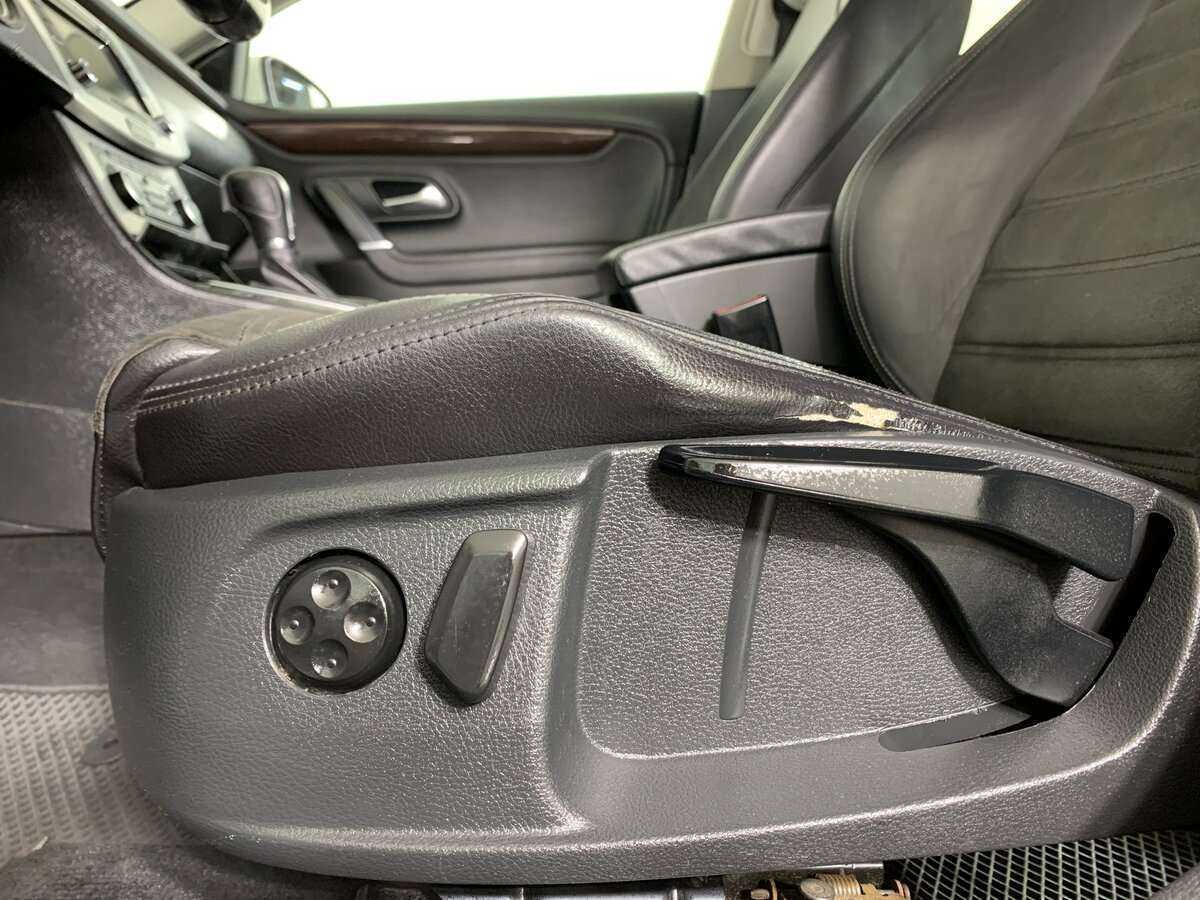 Volkswagen Passat CC, 2011 Фото №14