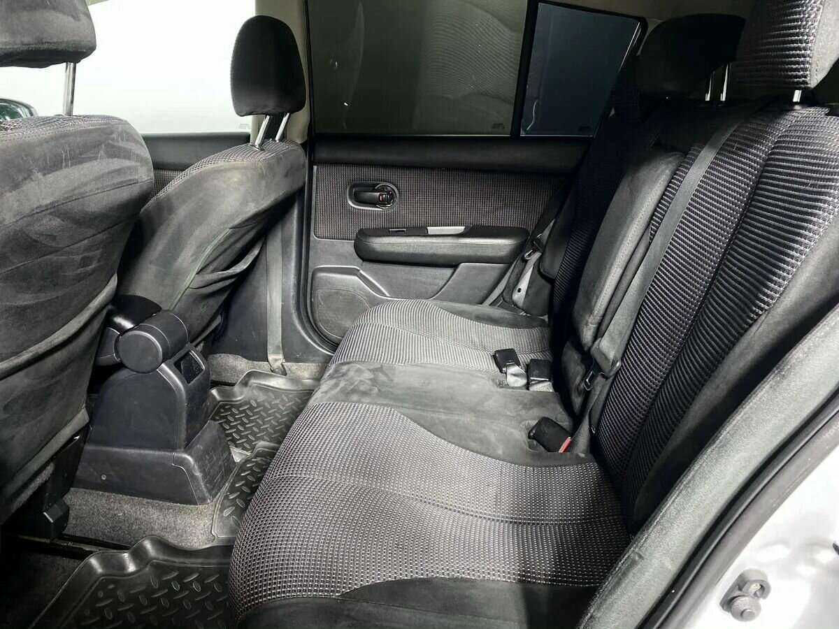 Nissan Tiida, 2011 Фото №11