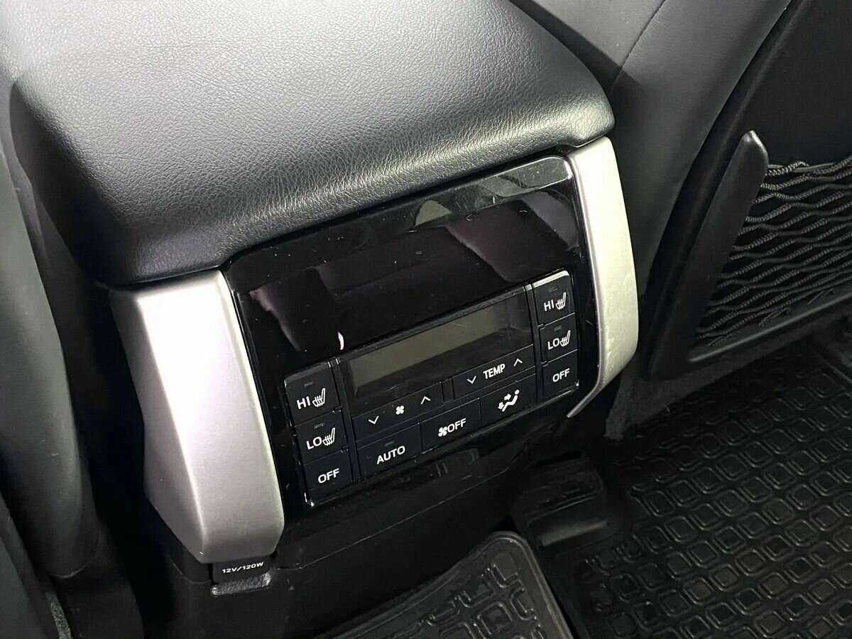 Toyota Land Cruiser Prado, 2020 Фото №17