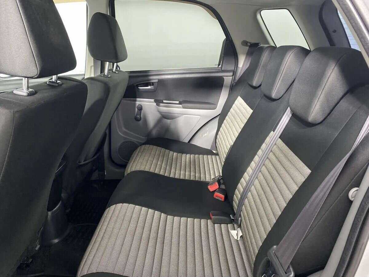 Suzuki SX4, 2010 Фото №7