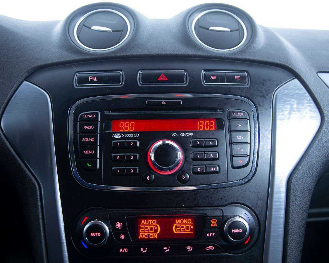 Ford Mondeo, 2011 Фото №13