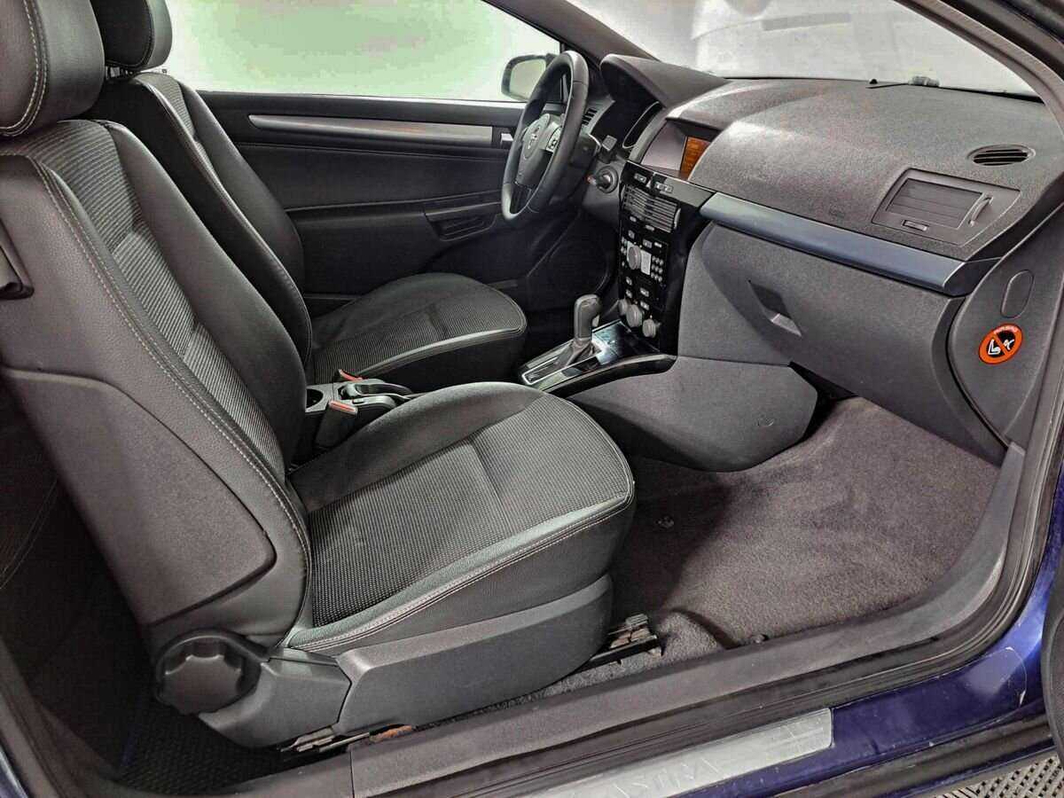 Opel Astra GTC, 2008 Фото №11