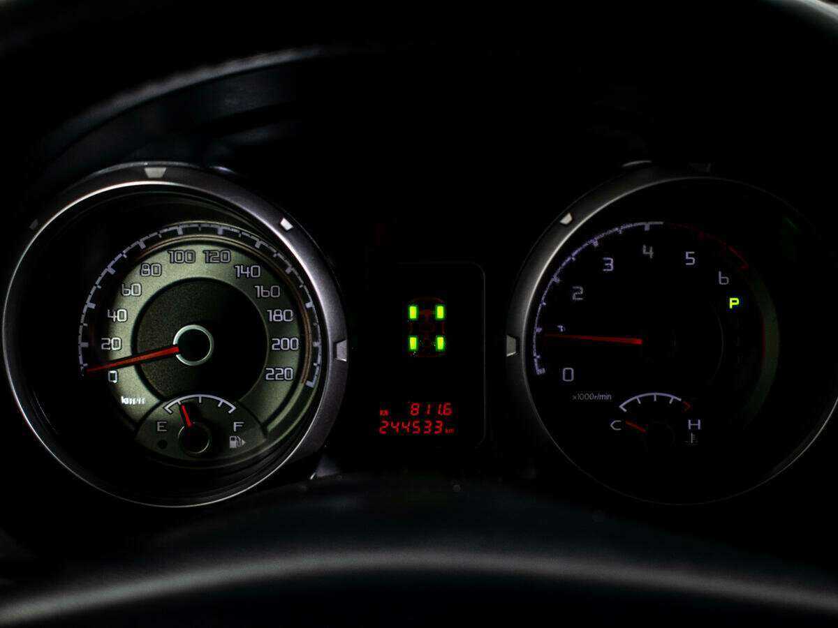 Mitsubishi Pajero, 2015 Фото №9