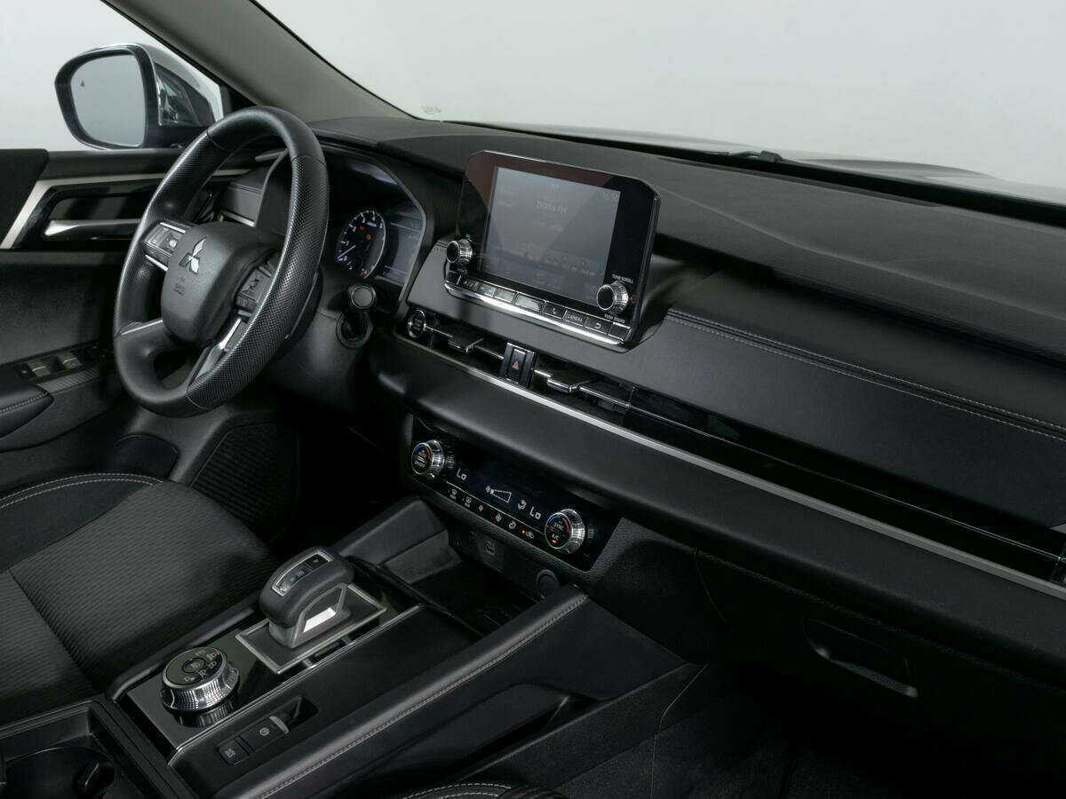 Mitsubishi Outlander, 2022 Фото №9
