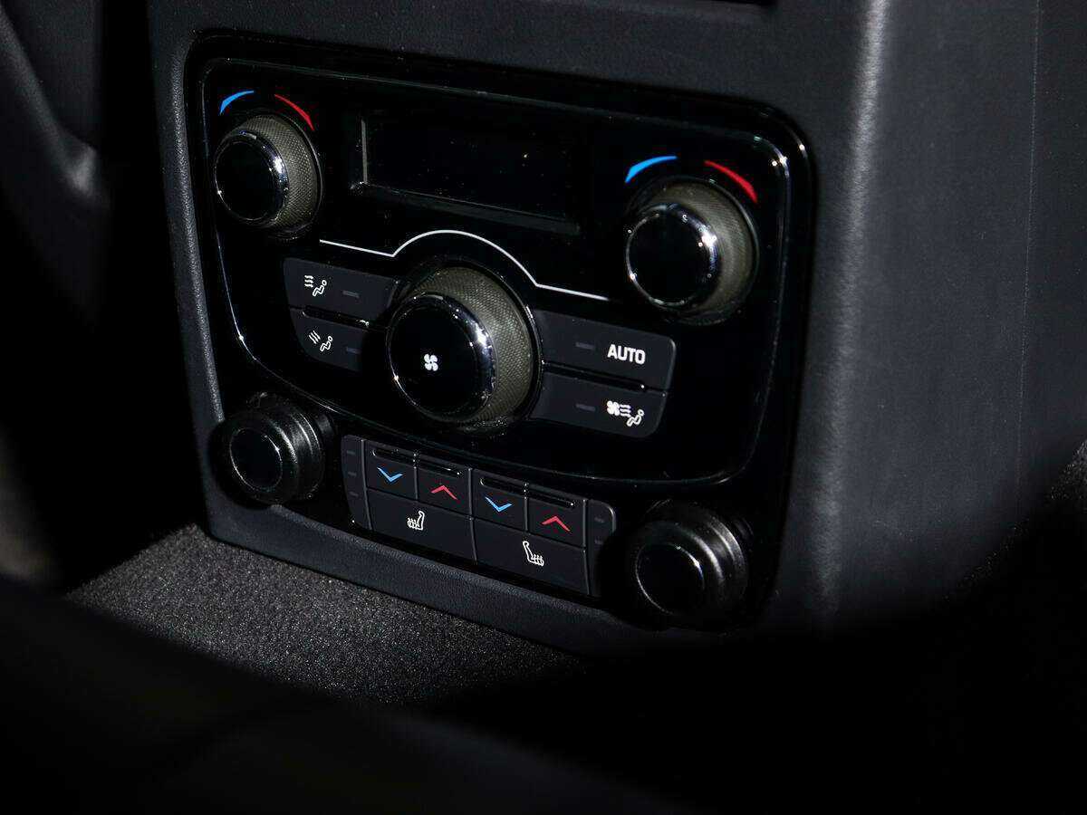 Jaguar XF, 2018 Фото №16