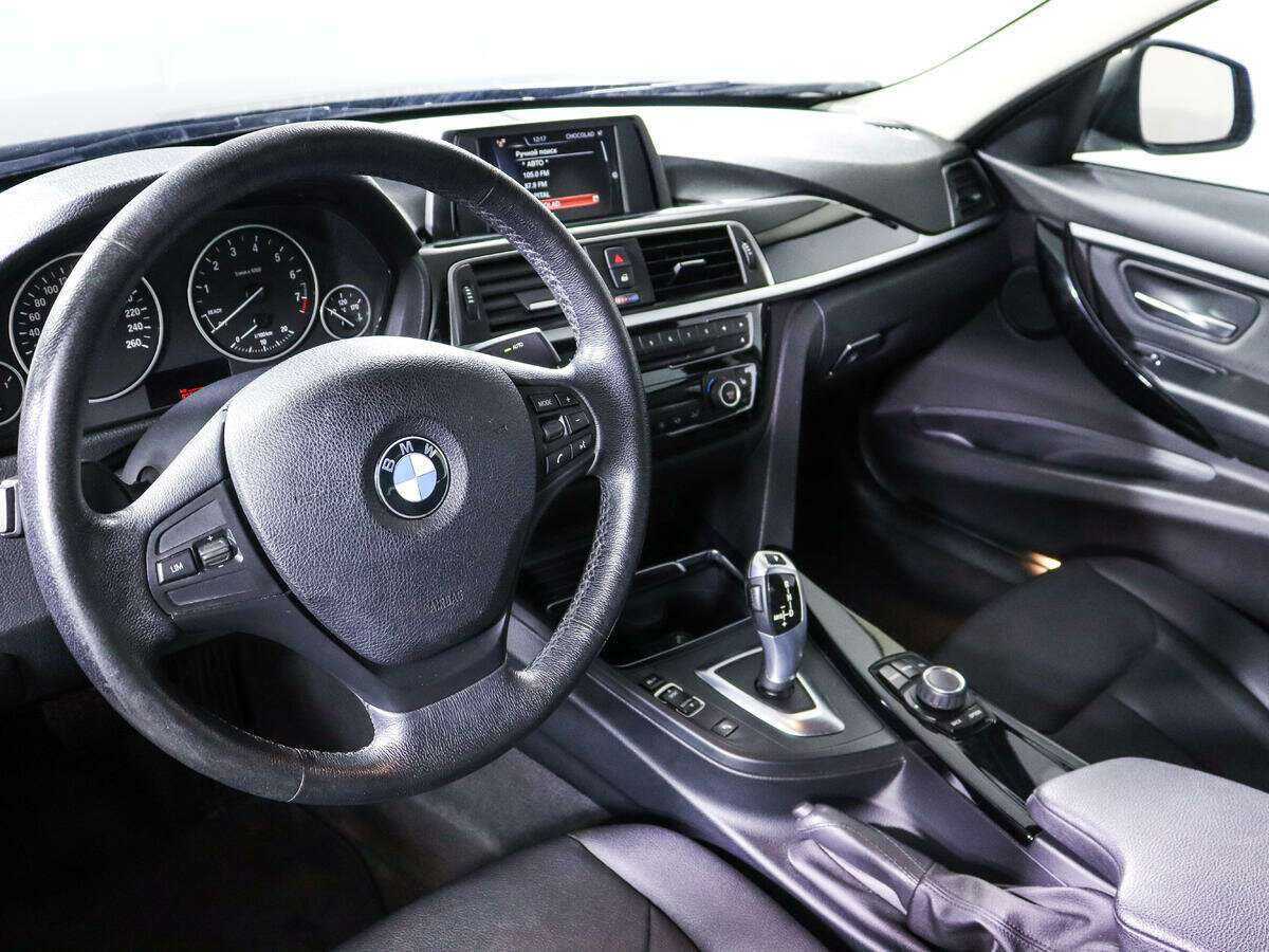 BMW 3 серии 318i, 2017 Фото №11