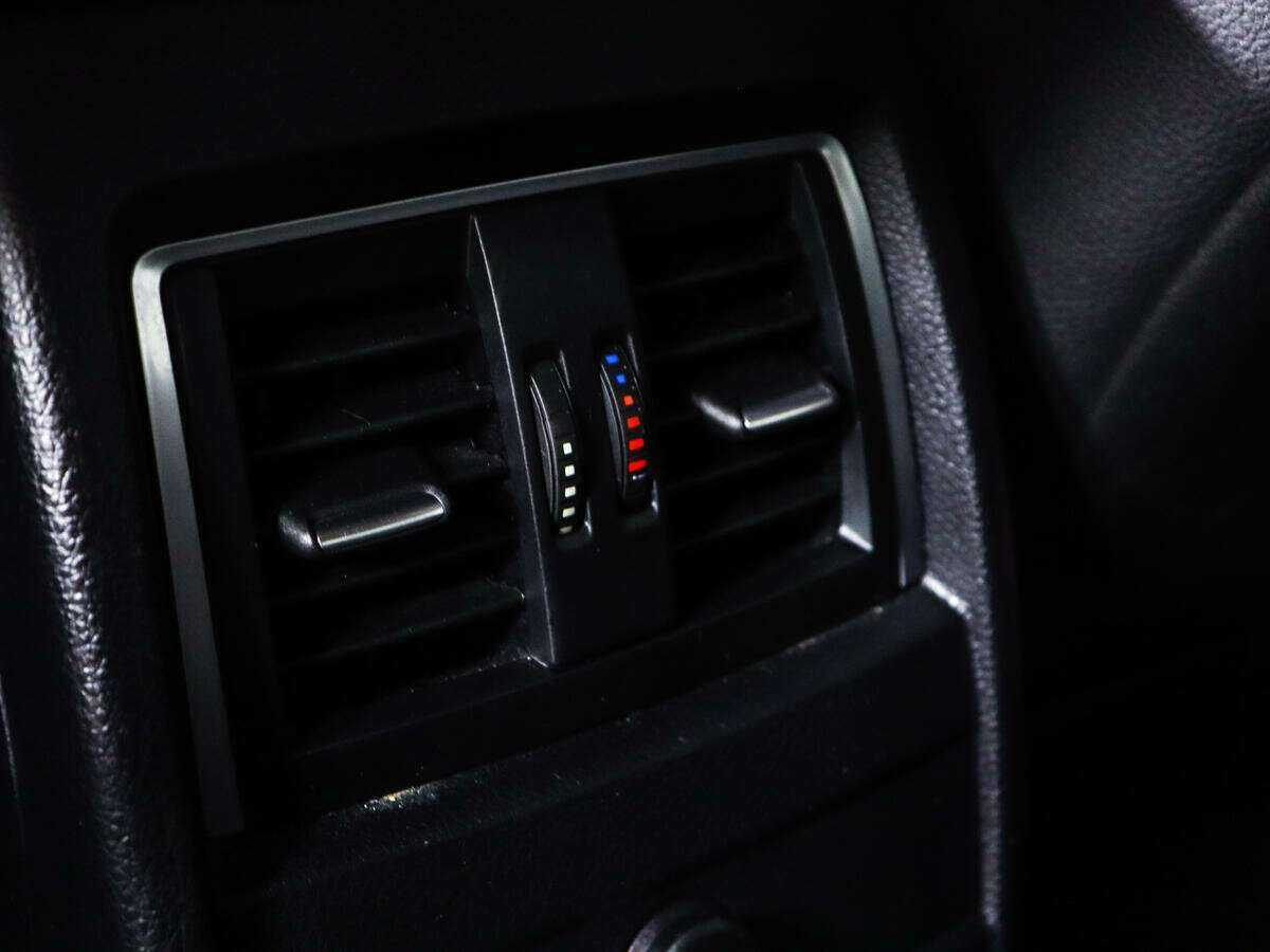 BMW 3 серии 318i, 2017 Фото №16