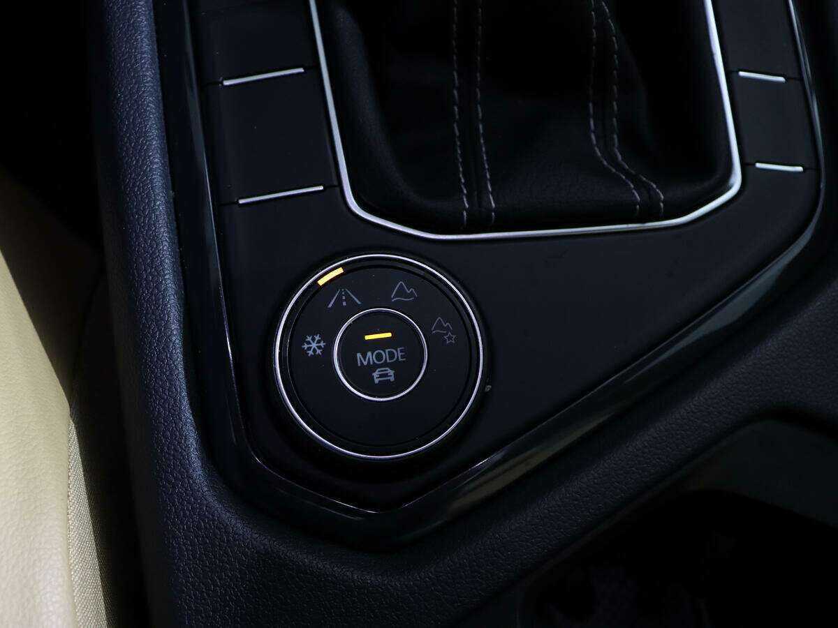 Volkswagen Tiguan, 2022 Фото №17