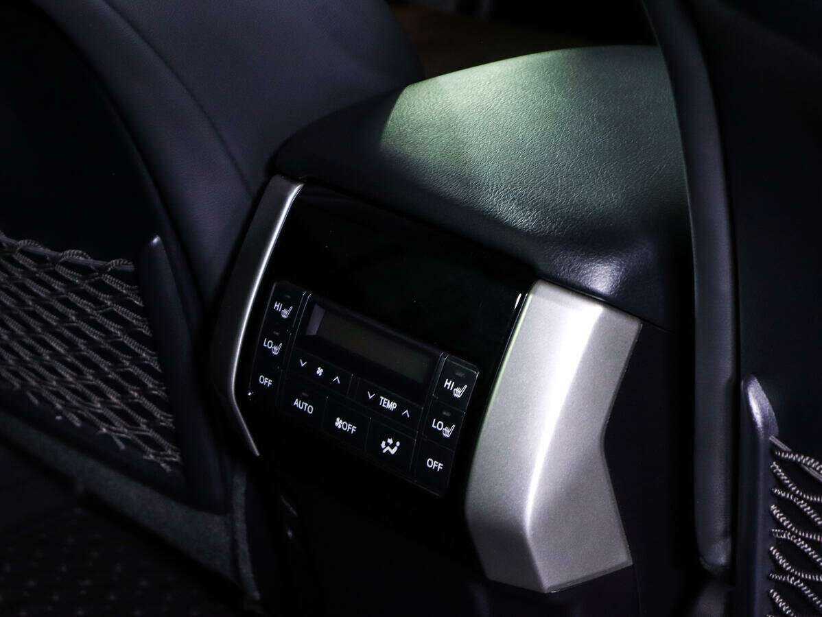 Toyota Land Cruiser Prado, 2020 Фото №23