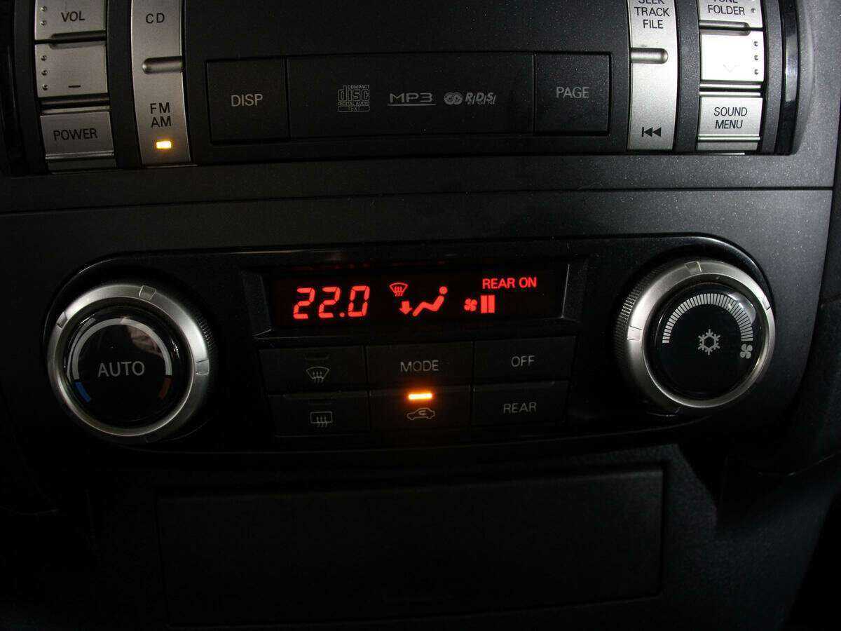 Mitsubishi Pajero, 2011 Фото №19