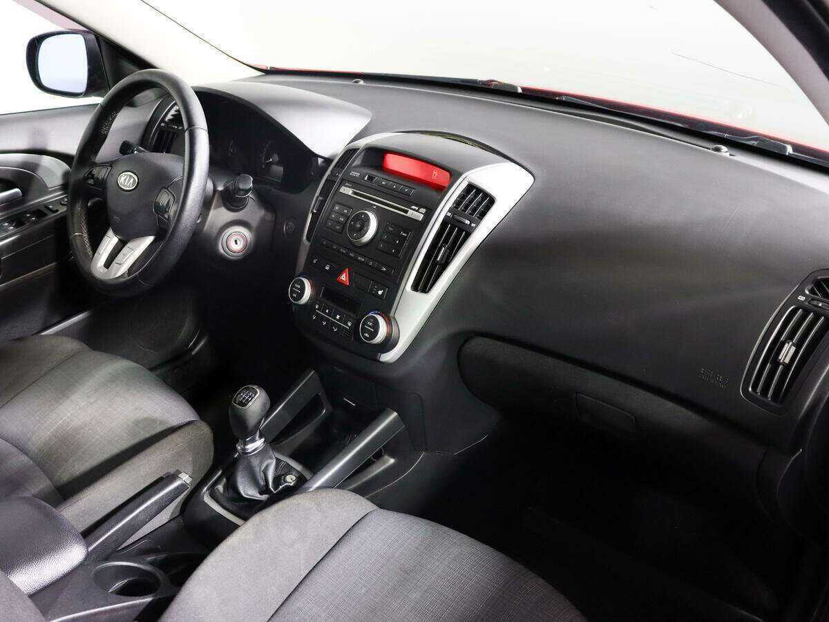 Kia Ceed, 2011 Фото №9