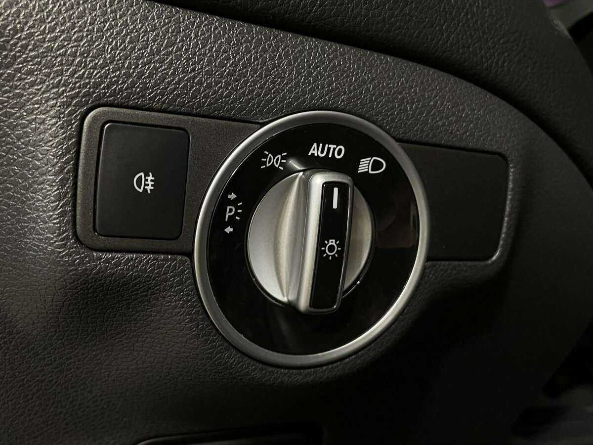 Mercedes-Benz CLA 200, 2014 Фото №9