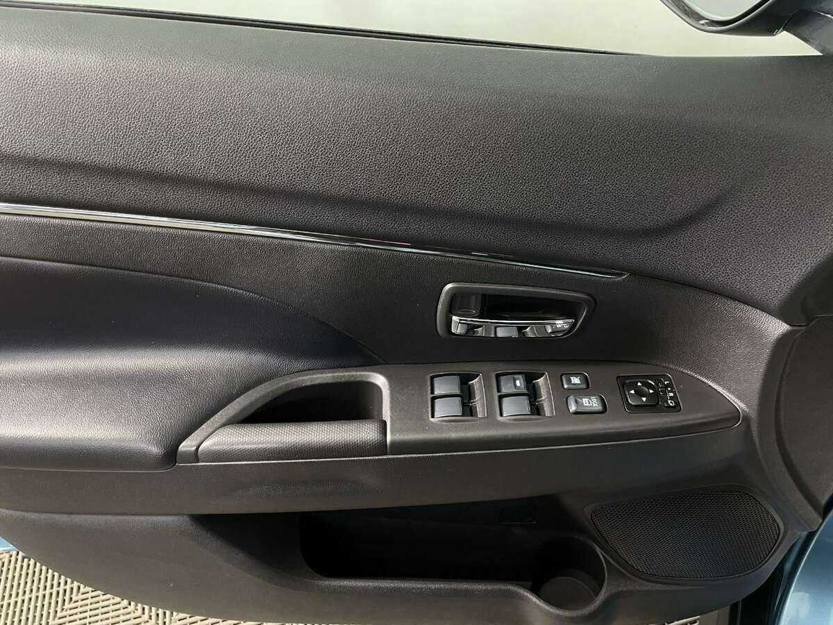 Mitsubishi ASX, 2012 Фото №8