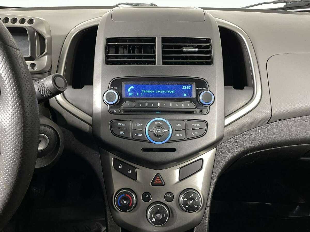 Chevrolet Aveo, 2013 Фото №11