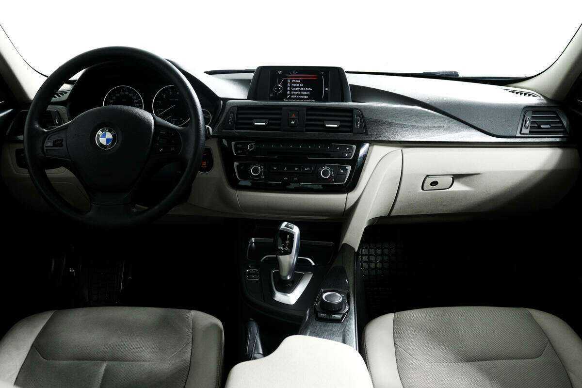 BMW 3 серии 320i, 2016 Фото №11