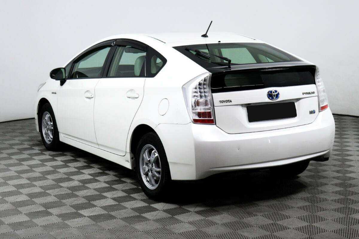 Toyota Prius Plug-in Hybrid, 2009 - 149 737 км. | Фото №7