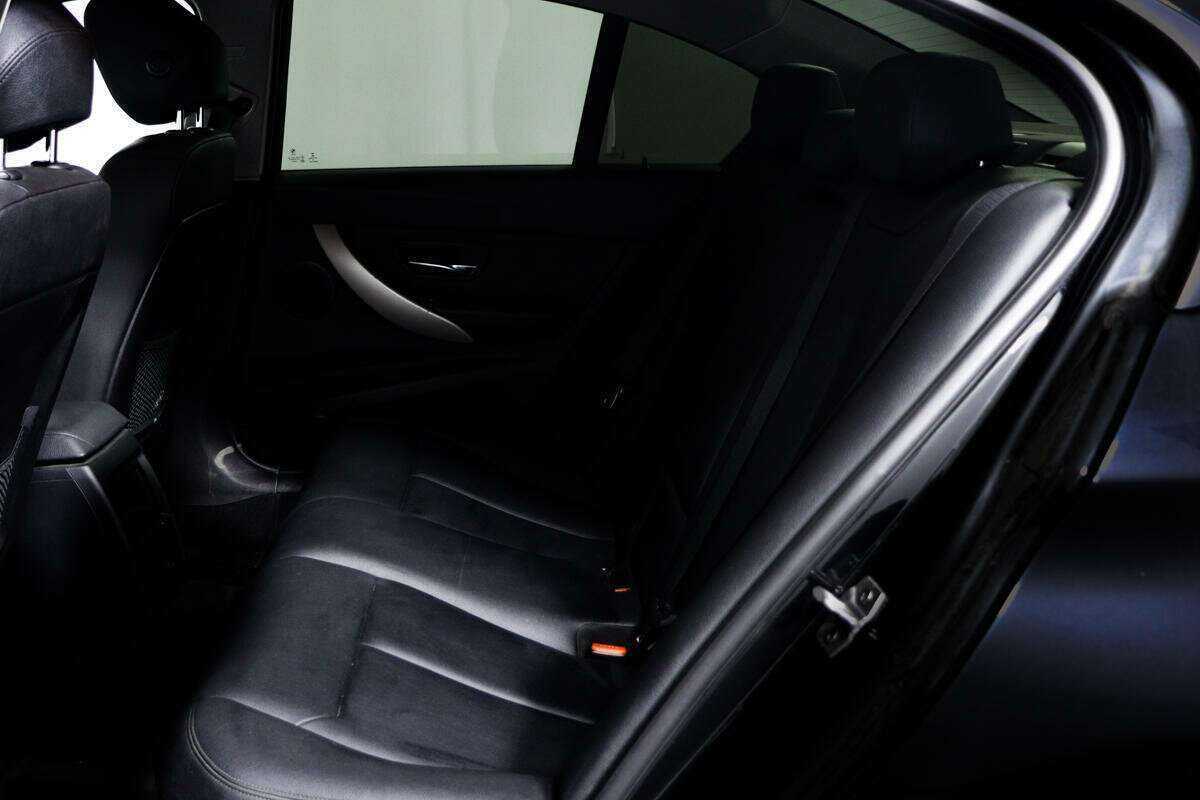 BMW 3 серии 320i, 2015 Фото №11