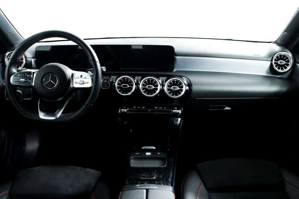 Mercedes-Benz A-Класс 200, 2020 Фото №10