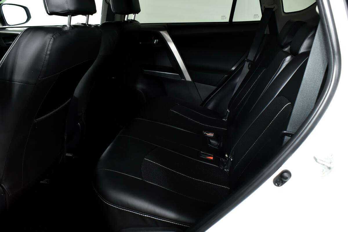 Toyota RAV4, 2018 Фото №12