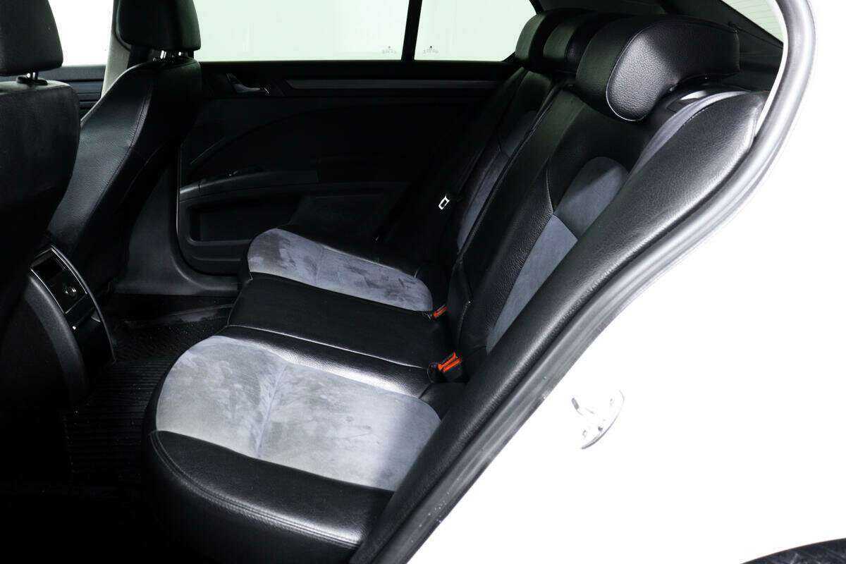 Skoda Superb DSG, 2011 Фото №12