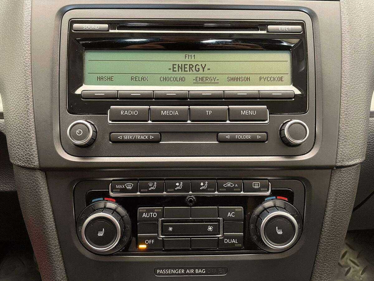 Volkswagen Golf, 2010 Фото №16