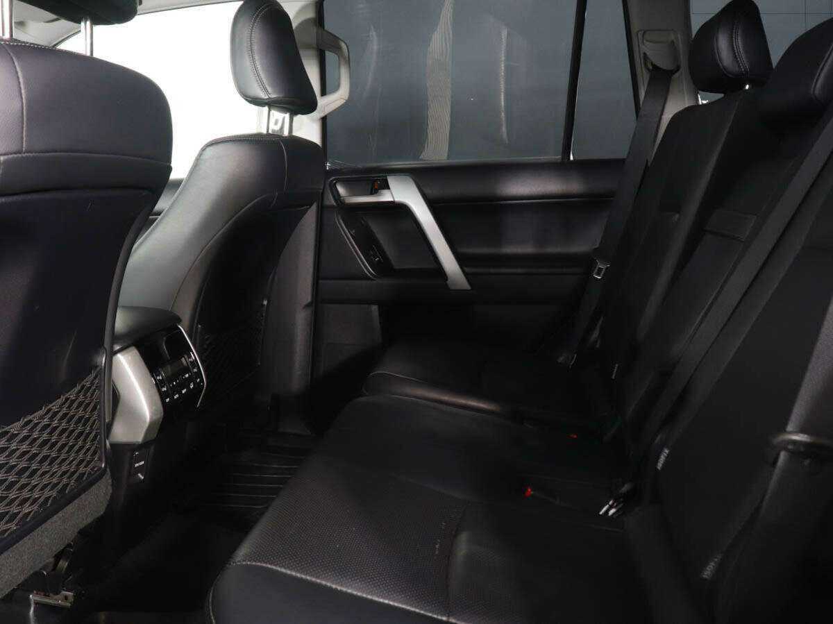 Toyota Land Cruiser Prado, 2019 Фото №13