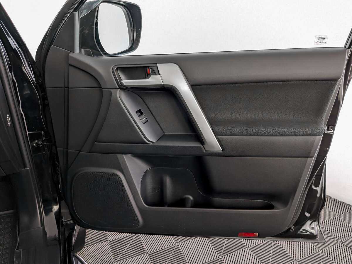 Toyota Land Cruiser Prado, 2021 Фото №20