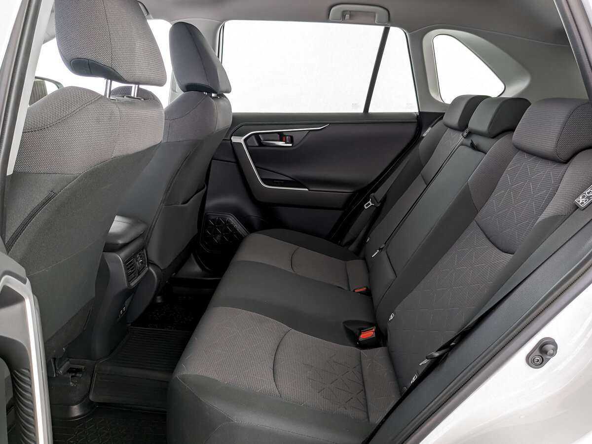 Toyota RAV4, 2020 Фото №10