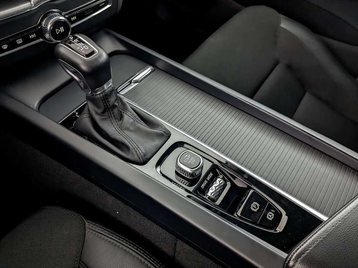 Volvo XC60, 2019 Фото №17