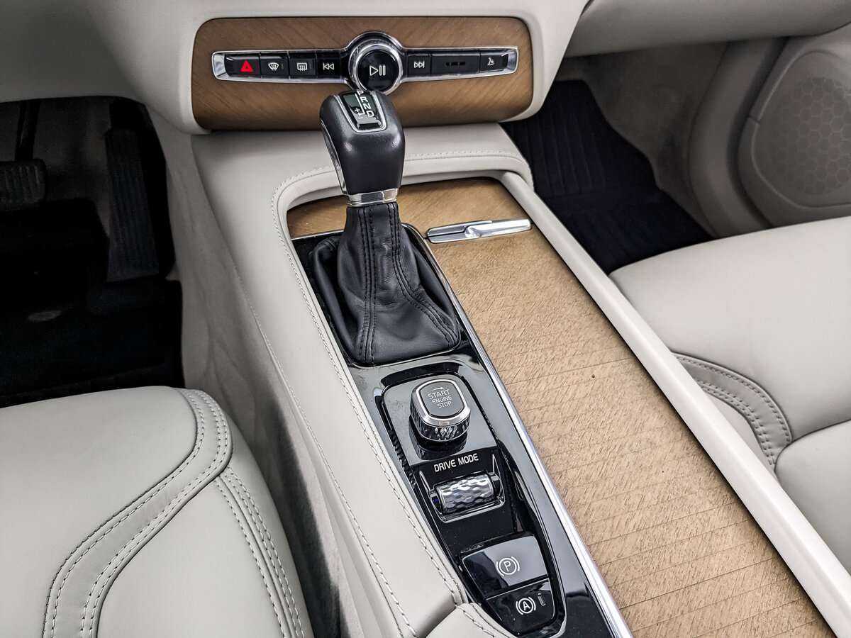 Volvo XC90, 2018 Фото №25