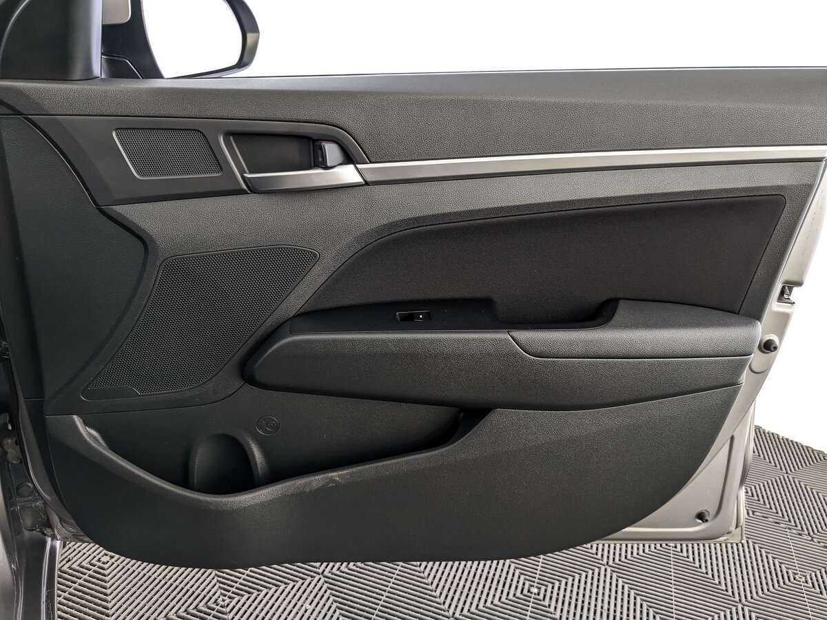 Hyundai Elantra, 2019 Фото №20