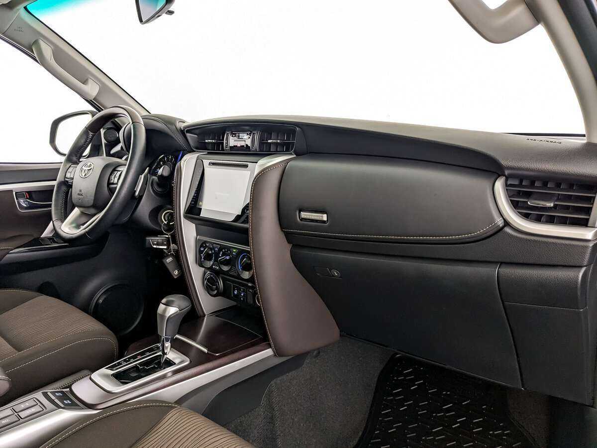 Toyota Fortuner, 2018 Фото №9