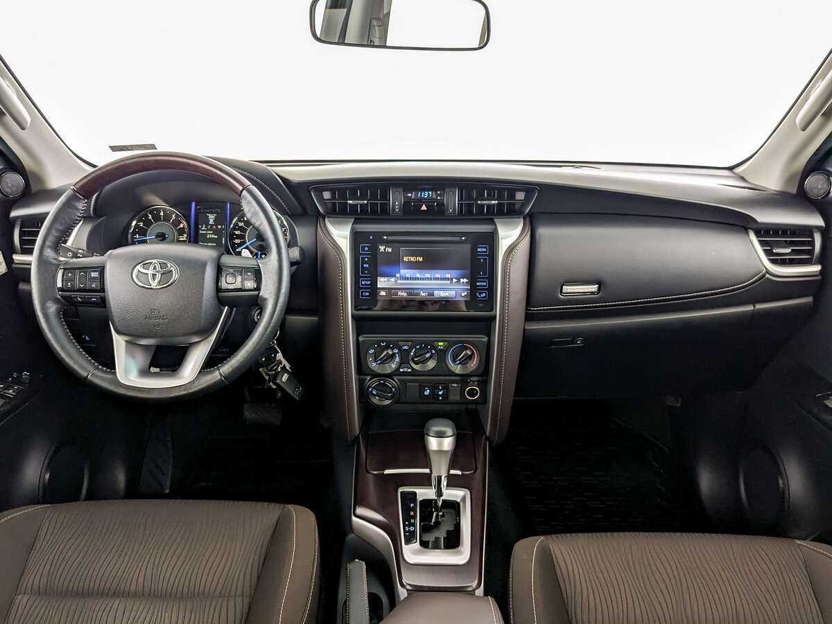 Toyota Fortuner, 2018 Фото №12