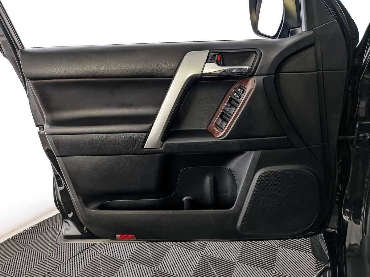 Toyota Land Cruiser Prado, 2016 Фото №17