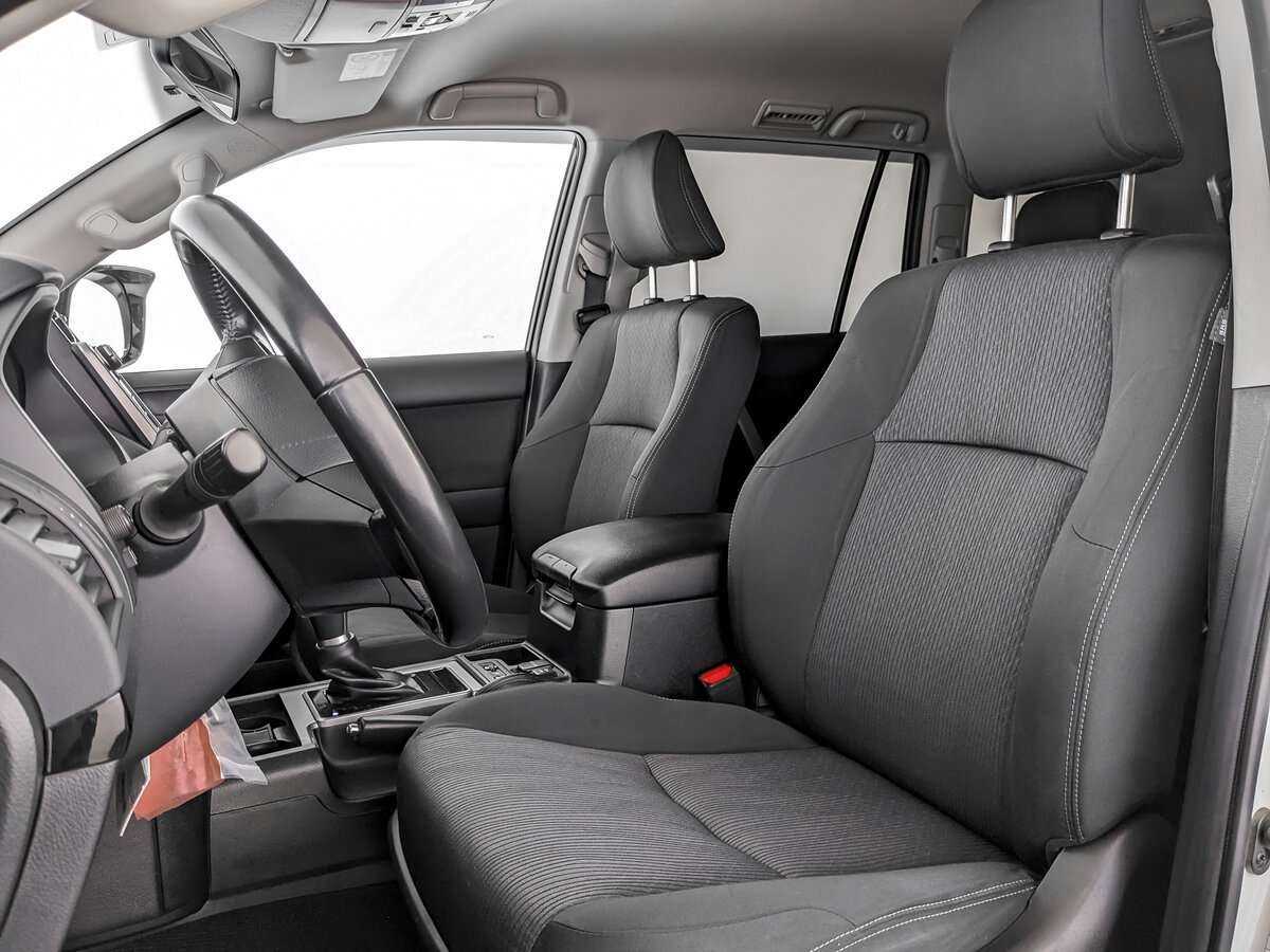 Toyota Land Cruiser Prado, 2019 Фото №16